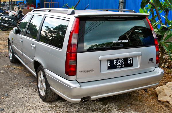 Volvo V70 V70 D3 150 CH SUMMUM GEARTRONIC A Diesel