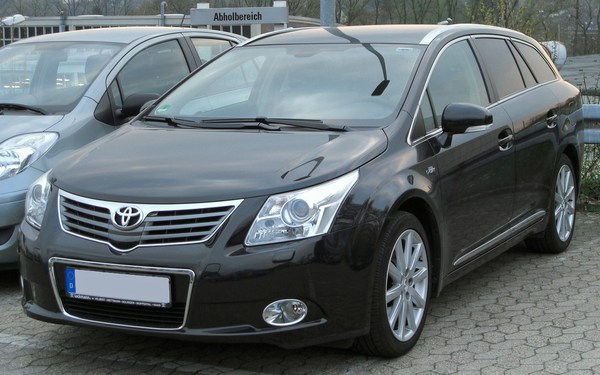 Toyota Avensis 124 D-4D SKYVIEW LIMITED EDITION 5 PORTES Diesel