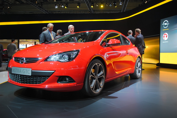 Opel Astra GTC 140 CH PANORAMIQUE Essence