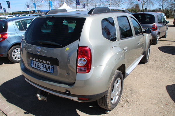 Dacia Duster 1.2 TCE 125 LAUREATE Essence