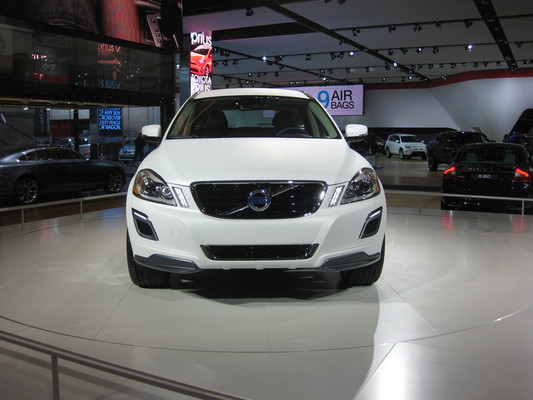 Volvo XC60 215 CH MOMENTUM GEARTRONIC A Diesel