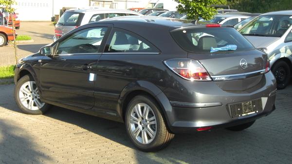 Opel Astra GTC 110 CH SPORT Diesel