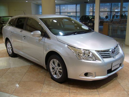 Toyota Avensis 124 D-4D SKYVIEW LIMITED EDITION 5 PORTES Diesel
