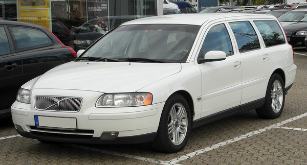 Volvo V70 V70 D3 136 CH STOP&START MOMENTUM Diesel