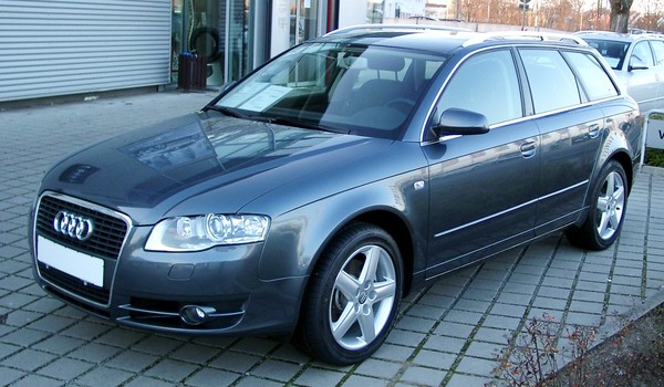 Audi A4 Avant 211 CH ATTRACTION MULTITRONIC A Essence