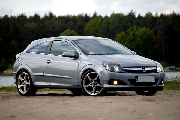 Opel Astra GTC 200 CH SPORT PACK Essence