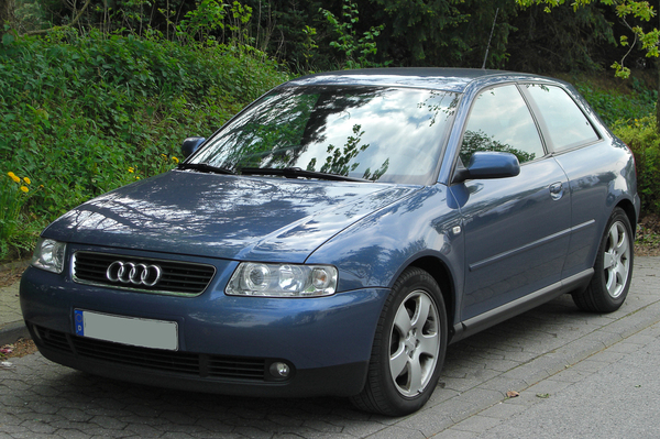 Audi A3 1.6 TDI 110 AMBITION LUXE 2 PORTES Diesel
