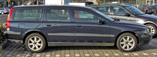 Volvo V70 V70 D4 AWD 181 CH MOMENTUM GEARTRONIC A Diesel