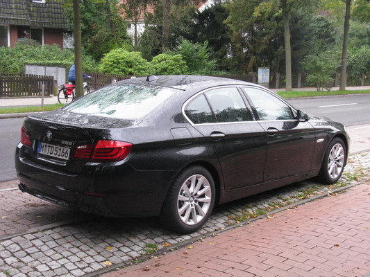 BMW 528 I 528I 245 CH LOUNGE PLUS A Essence