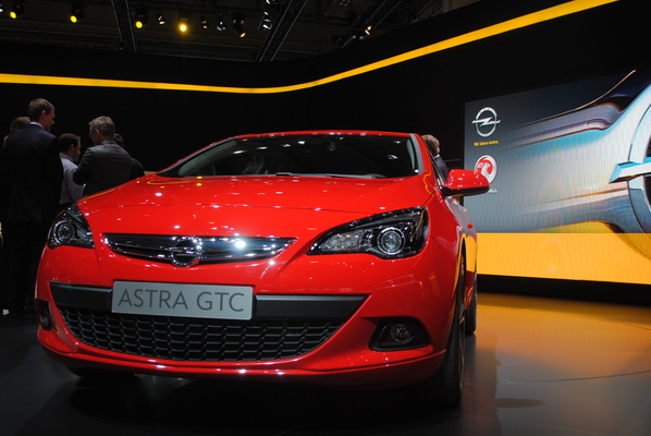 Opel Astra GTC 140 CH SPORT PACK Essence