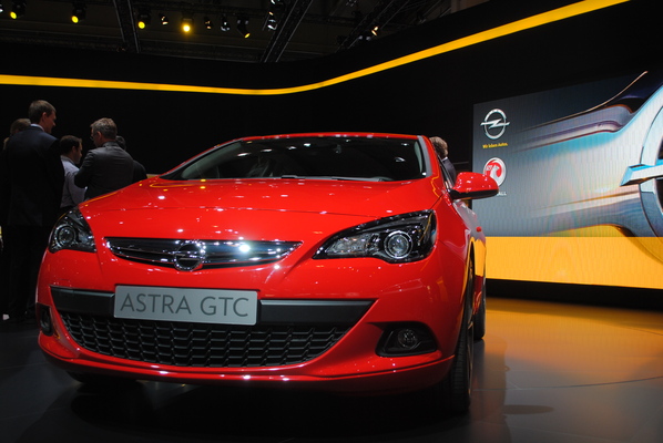 Opel Astra GTC 130 CH SPORT Diesel
