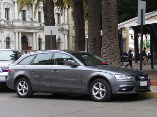 Audi A4 Avant 211 CH AMBIENTE MULTITRONIC A Essence