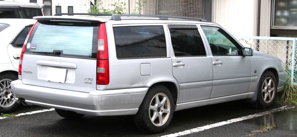 Volvo V70 V70 D5 215 CH STOP&START MOMENTUM Diesel