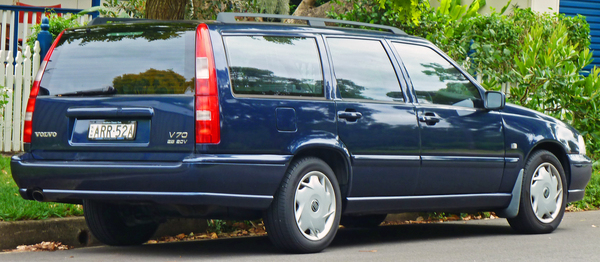 Volvo V70 V70 D5 AWD 215 CH MOMENTUM GEARTRONIC A Diesel