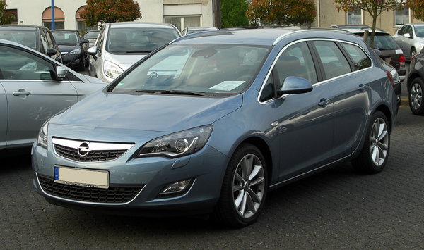 Opel Astra Sports Tourer 140 CH COSMO A Essence