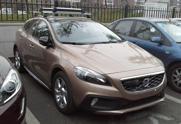 Volvo V40 150 CH SUMMUM GEARTRONIC A Diesel