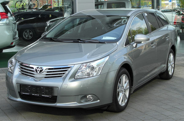 Toyota Avensis 124 D-4D SKYVIEW 5 PORTES Diesel