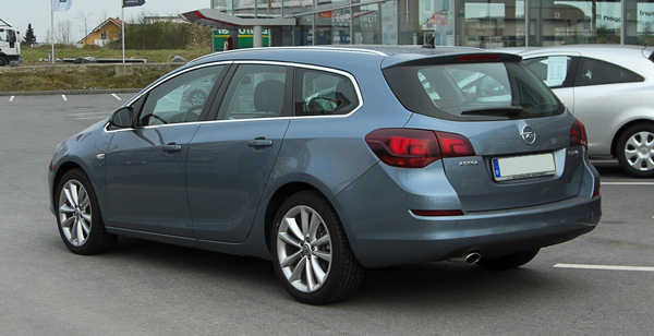 Opel Astra Sports Tourer 140 CH COSMO Essence
