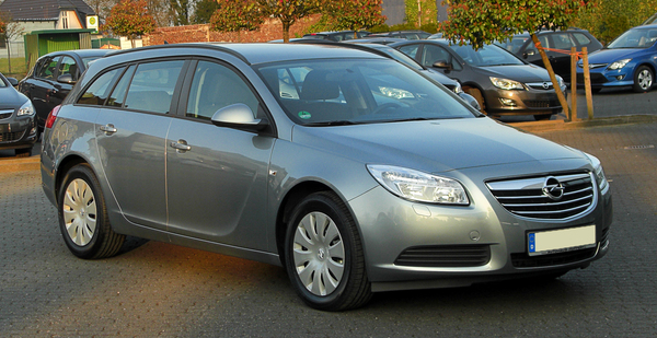 Opel Insignia Sports Tourer 325 CH A Essence