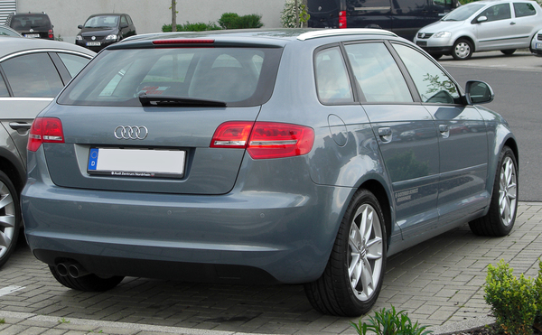 Audi A3 1.6 TDI 105 DPF AMBITION LUXE 2 PORTES Diesel