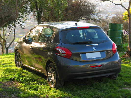 Peugeot 208 208 1.6 E-HDI 92CH BVM5 STYLE Diesel