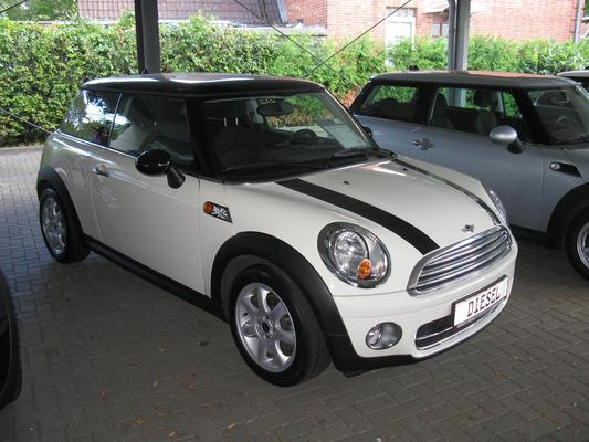 Mini Cooper D MINI COOPER D 116 CH PACK RED HOT CHILI A Diesel