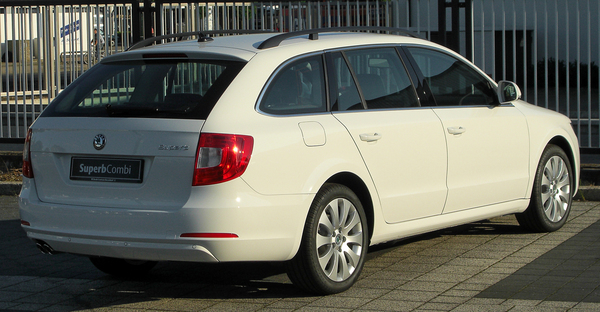 Skoda Superb Combi 140 CH AMBITION DSG Diesel