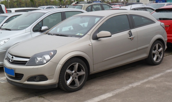 Opel Astra GTC 140 CH SPORT PACK Essence