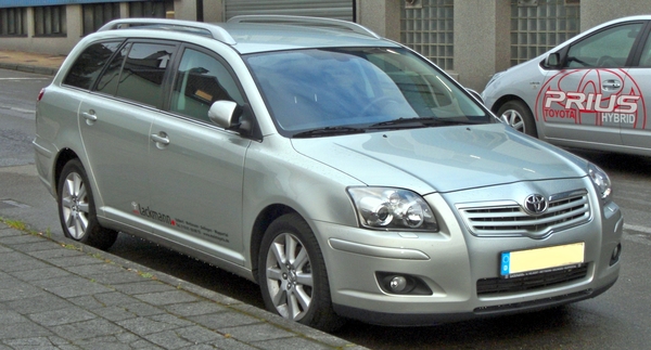 Toyota Avensis 124 D-4D SKYVIEW 5 PORTES Diesel