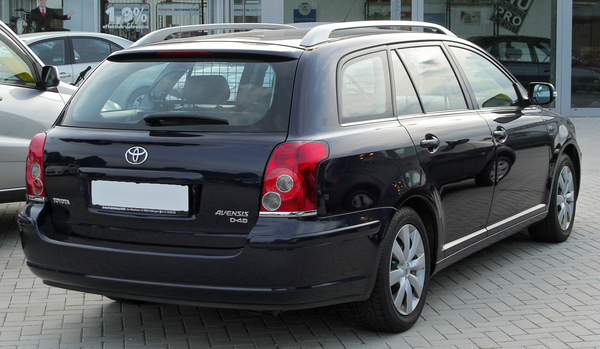 Toyota Avensis 147 VVT-I SKYVIEW 5 PORTES Essence