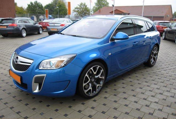 Opel Insignia Sports Tourer 325 CH A Essence