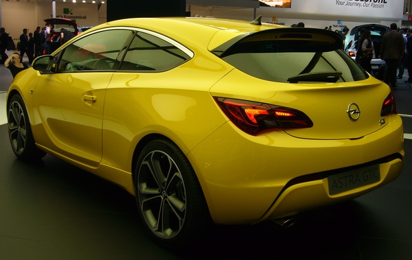 Opel Astra GTC 165 CH SPORT PACK A Diesel