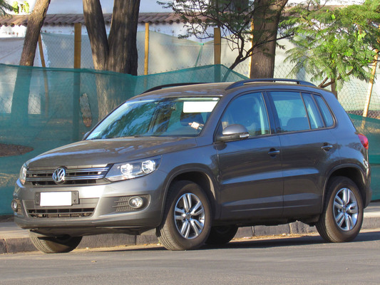 Volkswagen Tiguan 177 CH S&EACUTE;RIE SP&EACUTE;CIALE R-EXCLUSIVE 4MOTION Diesel
