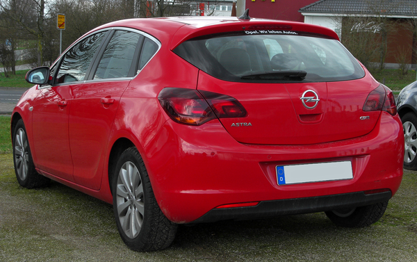 Opel Astra 1.6 CDTI 136 CH S/S COSMO 4 PORTES Diesel