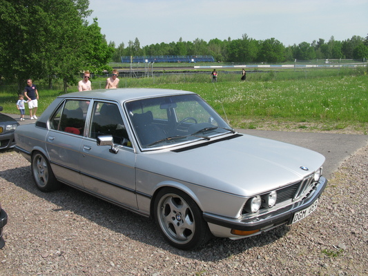 BMW 528 I 528I XDRIVE 245 CH LOUNGE PLUS A Essence